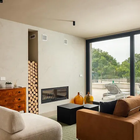 Villa Modern Tia Ii With Outdoor Pool In Porec Nova Vas (Porec)