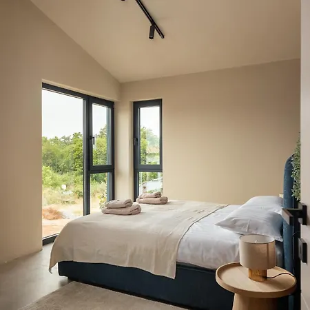 Modern Tia Ii With Outdoor Pool In Porec * Nova Vas (Porec)