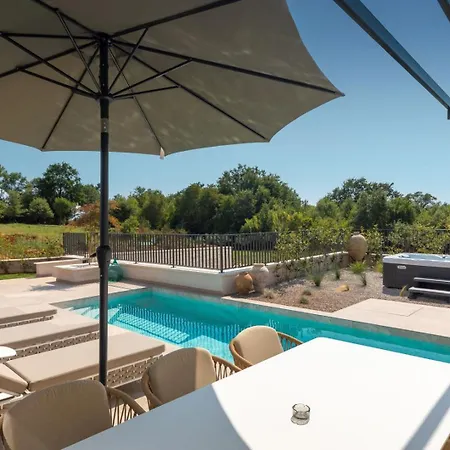 Modern Tia Ii With Outdoor Pool In Porec * Nova Vas (Porec)