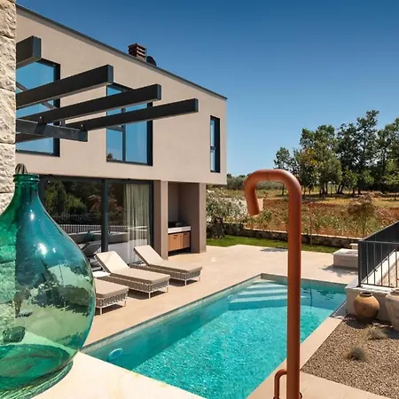 Modern Tia Ii With Outdoor Pool In Porec