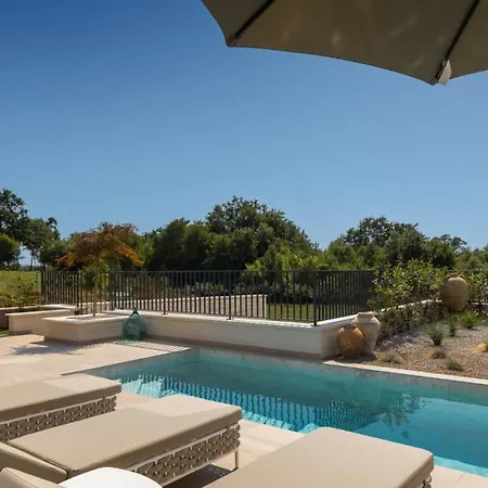 Modern Tia Ii With Outdoor Pool In Porec
