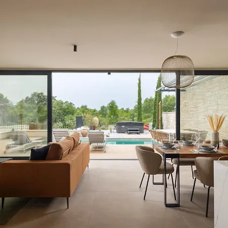 Modern Tia Ii With Outdoor Pool In Porec