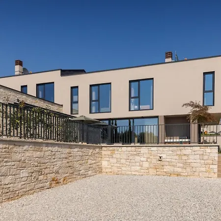 Modern Tia Ii With Outdoor Pool In Porec